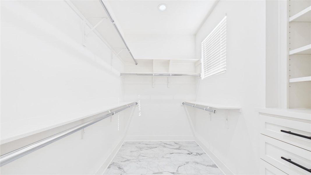 Spacious, unfurnished interior of a new home in , Houston (Image 21).