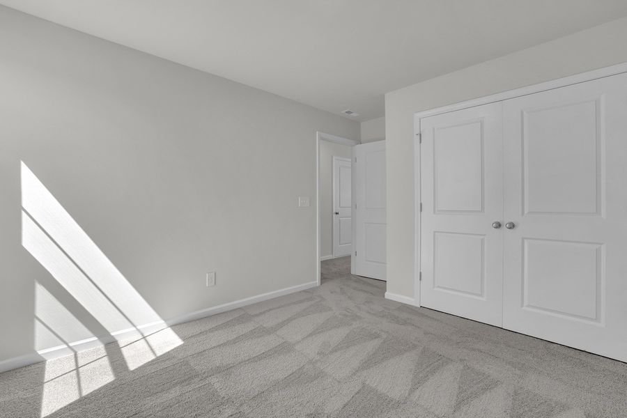 Spacious, unfurnished interior of a new home in River Tide Farms, Bolivia (Image 39).