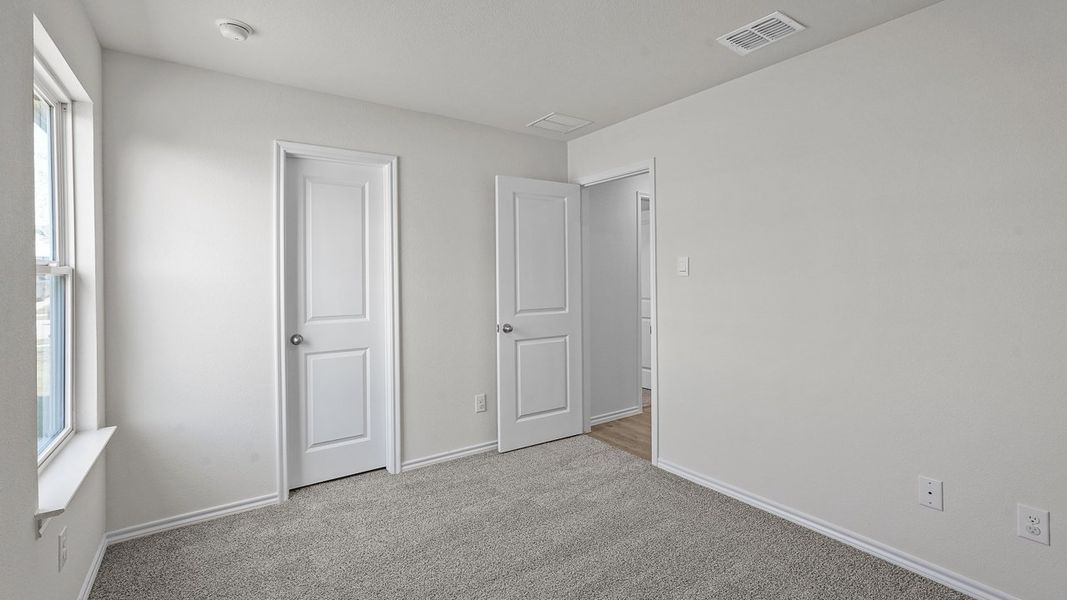 Spacious, unfurnished interior of a new home in Saddlebrook, Waxahachie (Image 13). Spacious, unfurnished interior of a new home in Saddlebrook, Waxahachie (Image 13).