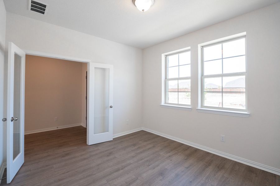 Spacious, unfurnished interior of a new home in Lake Pointe, Little Elm (Image 25).