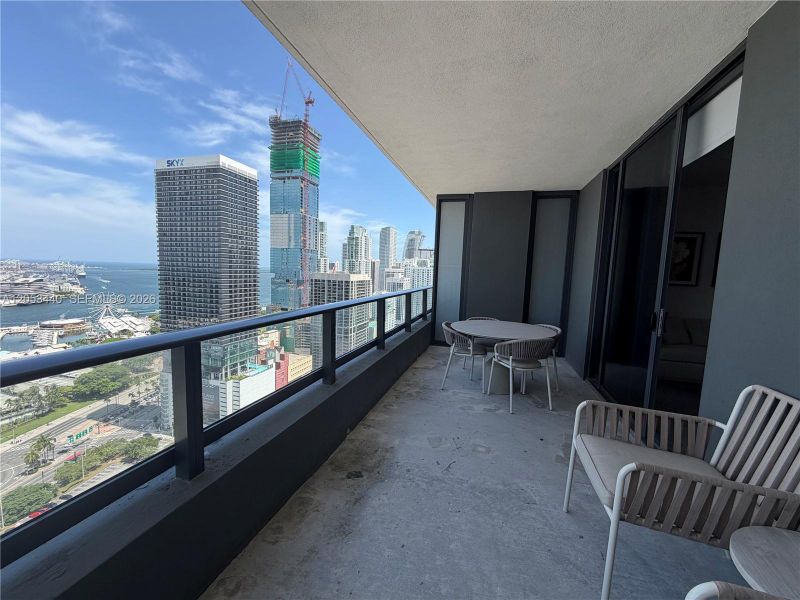 Condo located in Miami, FL showcasing its design and architecture (Image 20).