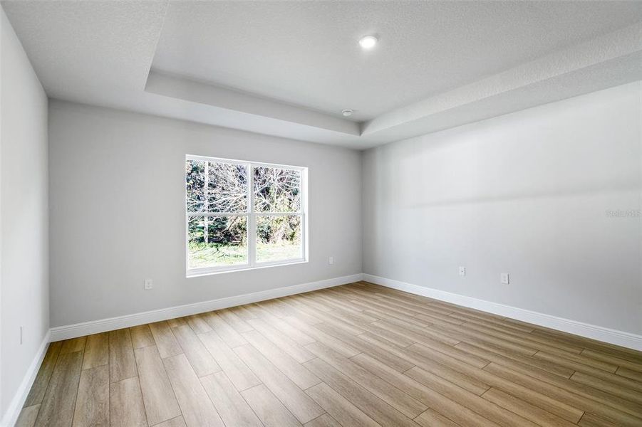 Spacious, unfurnished interior of a new home in , Ocala (Image 37).