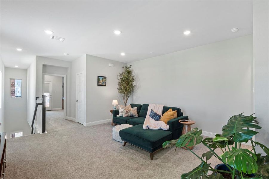 Furnished interior view inside a new home in Bayside, Rowlett (Image 34). Furnished interior view inside a new home in Bayside, Rowlett (Image 34).