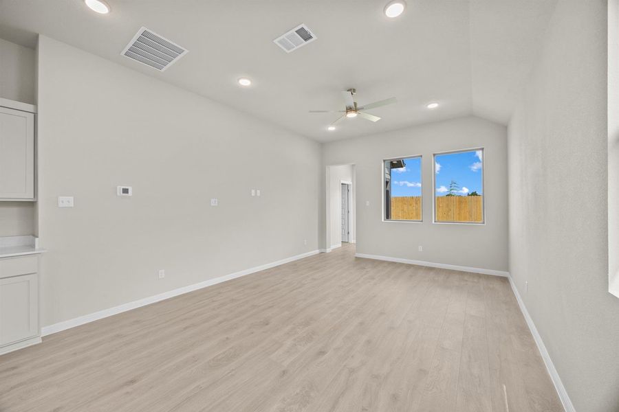 Spacious, unfurnished interior of a new home in Trinity Ranch, Elgin (Image 15). Spacious, unfurnished interior of a new home in Trinity Ranch, Elgin (Image 15).