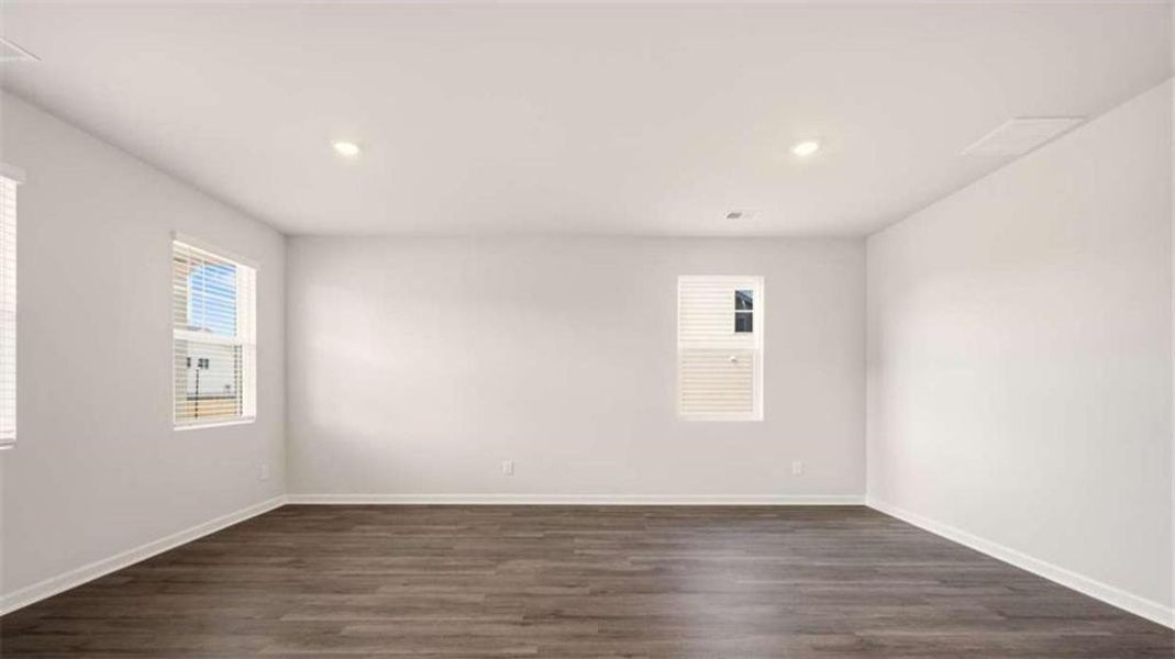 Spacious, unfurnished interior of a new home in Bridle Creek, Locust Grove (Image 31).