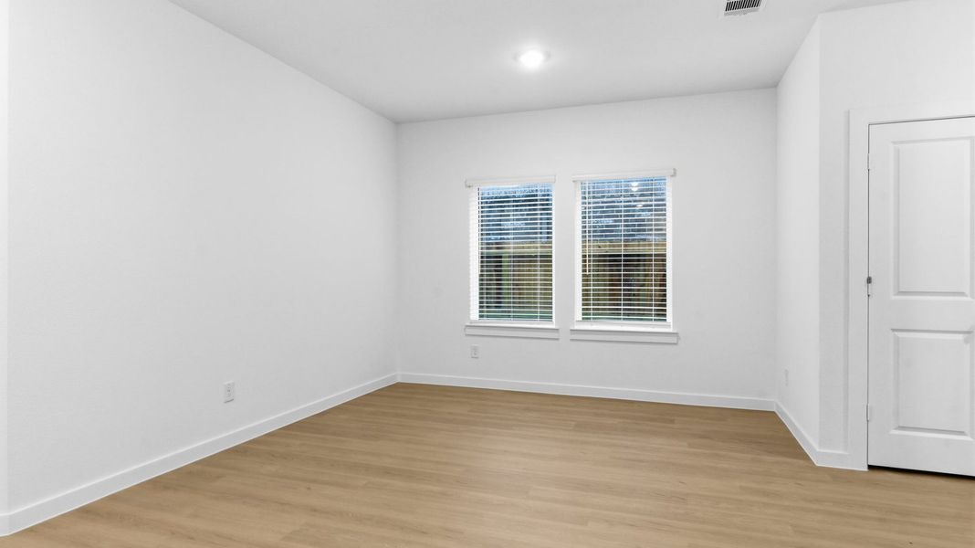Spacious, unfurnished interior of a new home in Lakes at Westland Ranch, League City (Image 22).