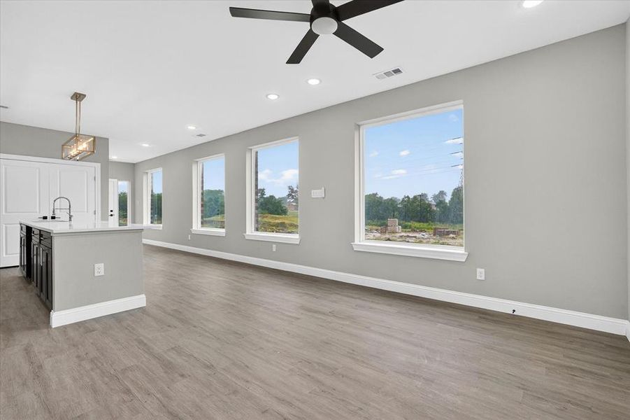 Spacious, unfurnished interior of a new home in , Grand Prairie (Image 24).