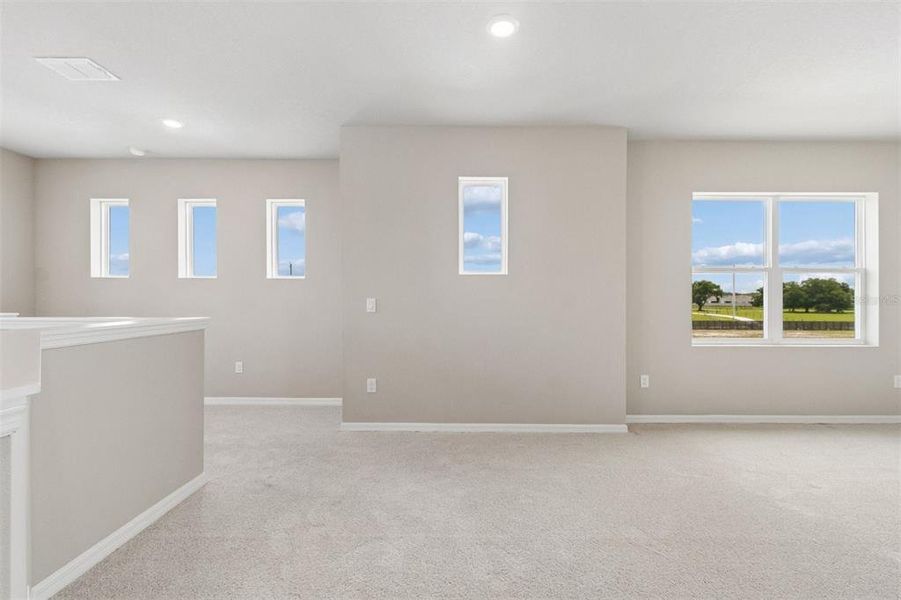Spacious, unfurnished interior of a new home in Eastlyn, Bradenton (Image 13).