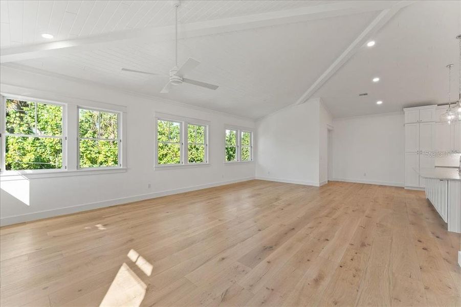 Spacious, unfurnished interior of a new home in , Boca Grande (Image 54).