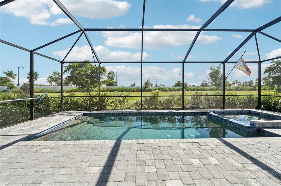 Exterior details and patio area of a home in , Venice (Image 4).