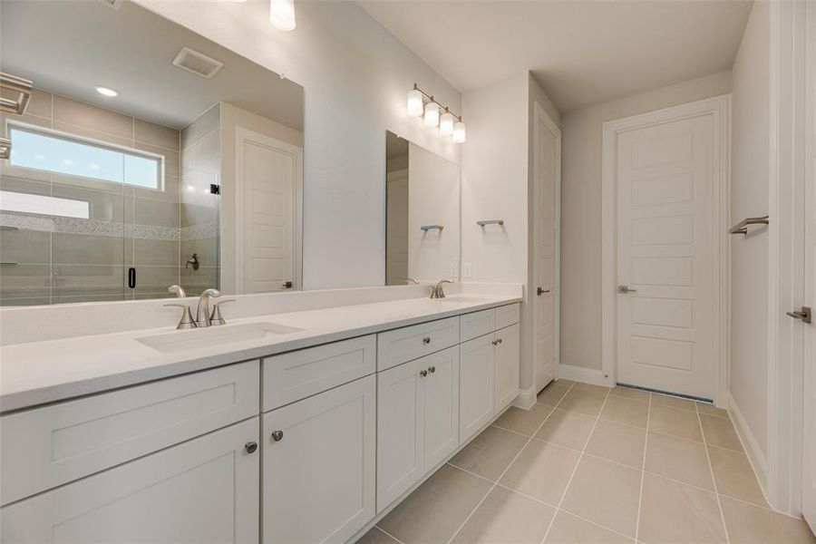 Furnished interior view inside a new home in Villages of Creekwood, Frisco (Image 9). Furnished interior view inside a new home in Villages of Creekwood, Frisco (Image 9).