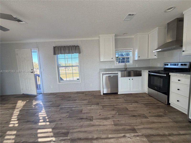 Spacious, unfurnished interior of a new home in , Clewiston (Image 5). Spacious, unfurnished interior of a new home in , Clewiston (Image 5).