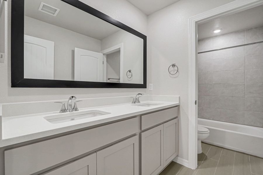 Furnished interior view inside a new home in Emerald Estates, Horizon City (Image 9). Furnished interior view inside a new home in Emerald Estates, Horizon City (Image 9).