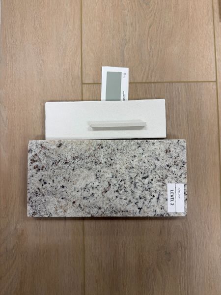 Sample of building materials used in homes in Stoneview, Glen Rose (Image 30).