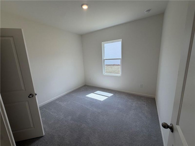 Spacious, unfurnished interior of a new home in Mt. Tabor Ridge, Dallas (Image 13).