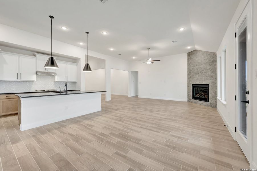 Spacious, unfurnished interior of a new home in Everly Estates, San Antonio (Image 38).