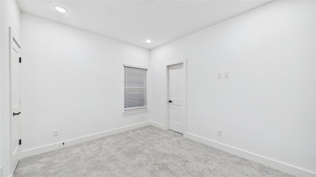 Spacious, unfurnished interior of a new home in Reynolds Landing, Houston (Image 22). Spacious, unfurnished interior of a new home in Reynolds Landing, Houston (Image 22).