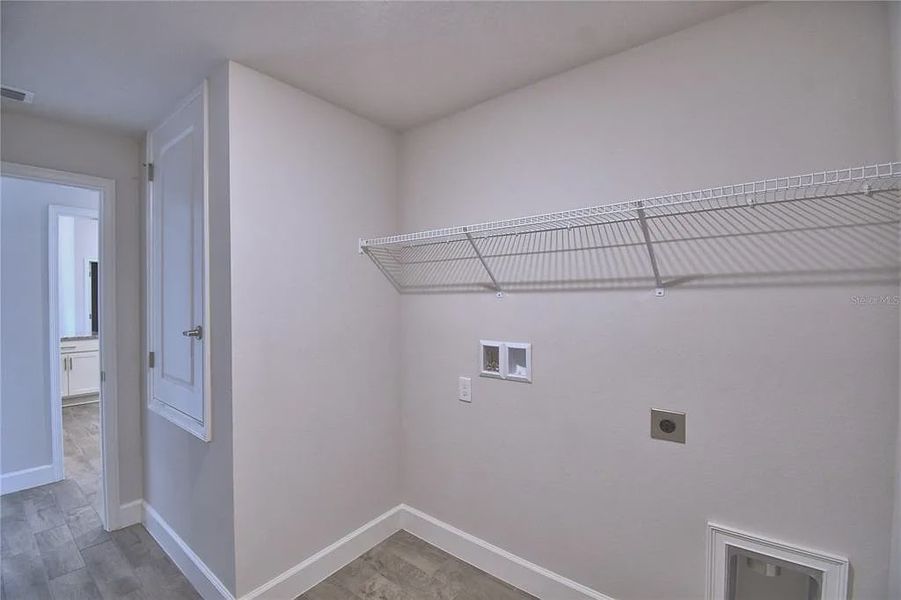 Spacious, unfurnished interior of a new home in Lake Juliana Estates, Auburndale (Image 38).