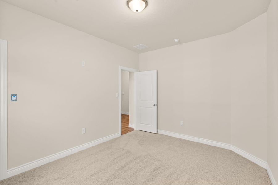 Spacious, unfurnished interior of a new home in Grand Oaks Reserve, Cleveland (Image 21). Spacious, unfurnished interior of a new home in Grand Oaks Reserve, Cleveland (Image 21).