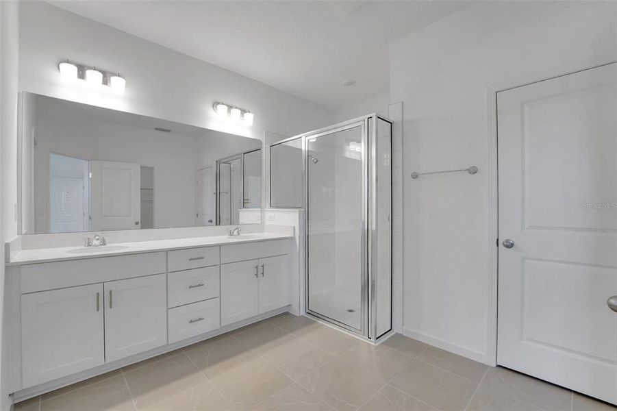 Furnished interior view inside a new home in Willowbrook North, Winter Haven (Image 4).
