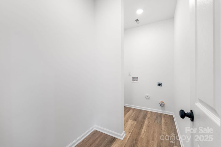 Spacious, unfurnished interior of a new home in , Shelby (Image 23).