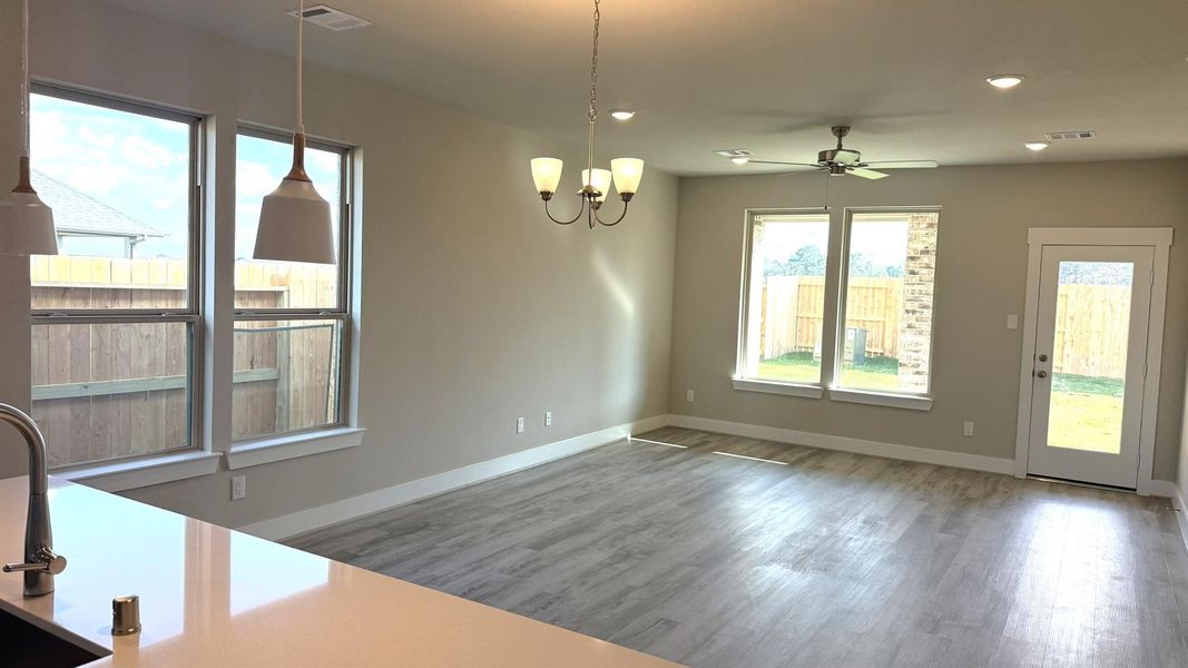 Spacious, unfurnished interior of a new home in Sorella, Tomball (Image 11).