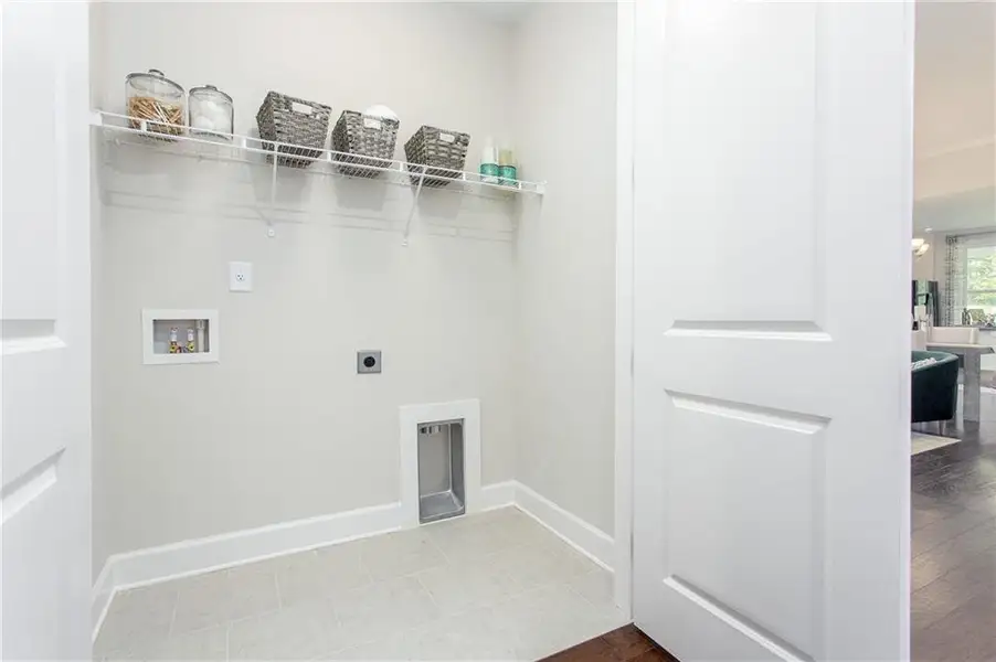 Spacious, unfurnished interior of a new home in , Hoschton (Image 19).