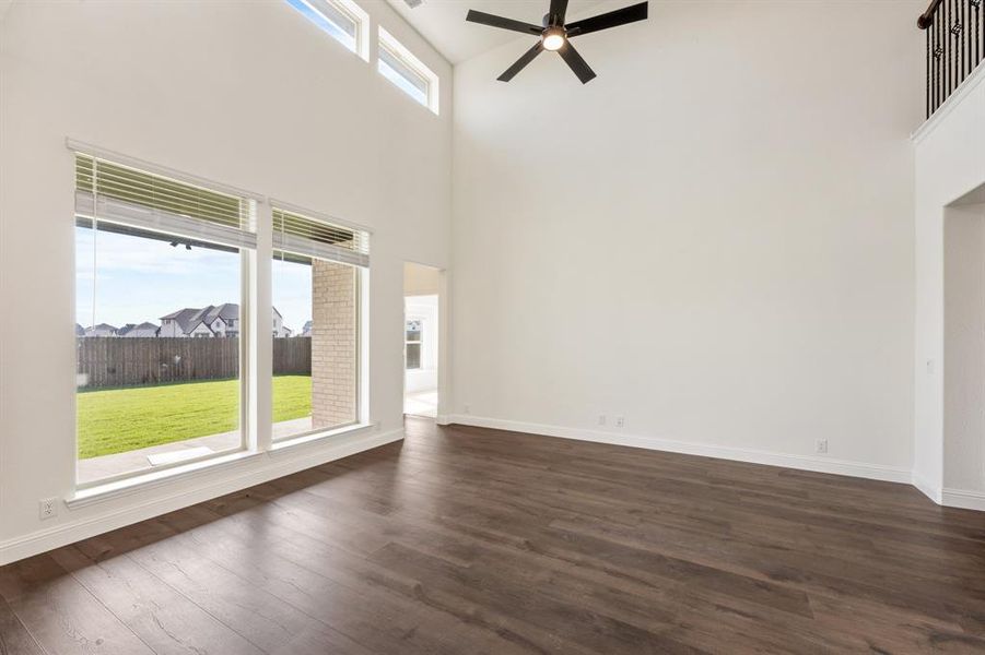 Spacious, unfurnished interior of a new home in Wildflower Ranch 60-65, Fort Worth (Image 31). Spacious, unfurnished interior of a new home in Wildflower Ranch 60-65, Fort Worth (Image 31).