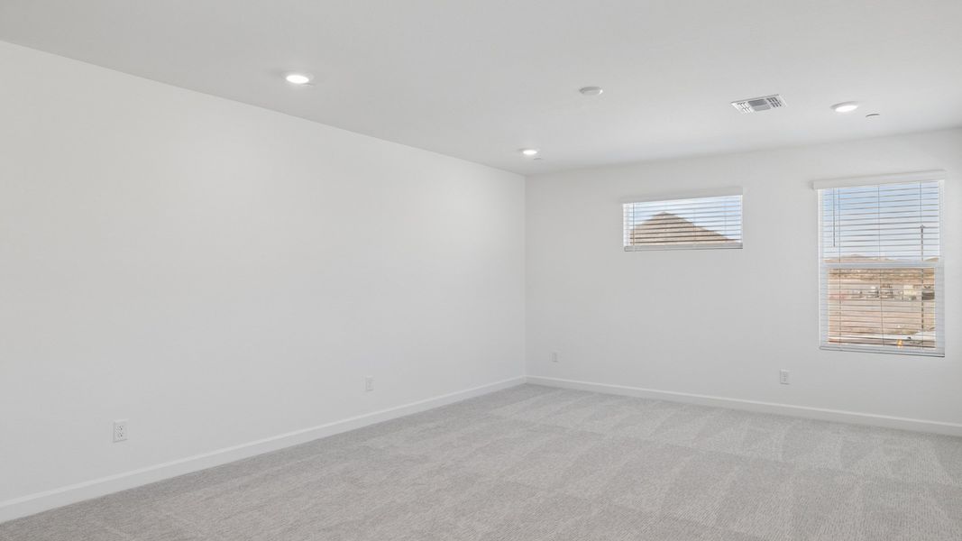 Spacious, unfurnished interior of a new home in The Buttes at Mystic, Peoria (Image 22).