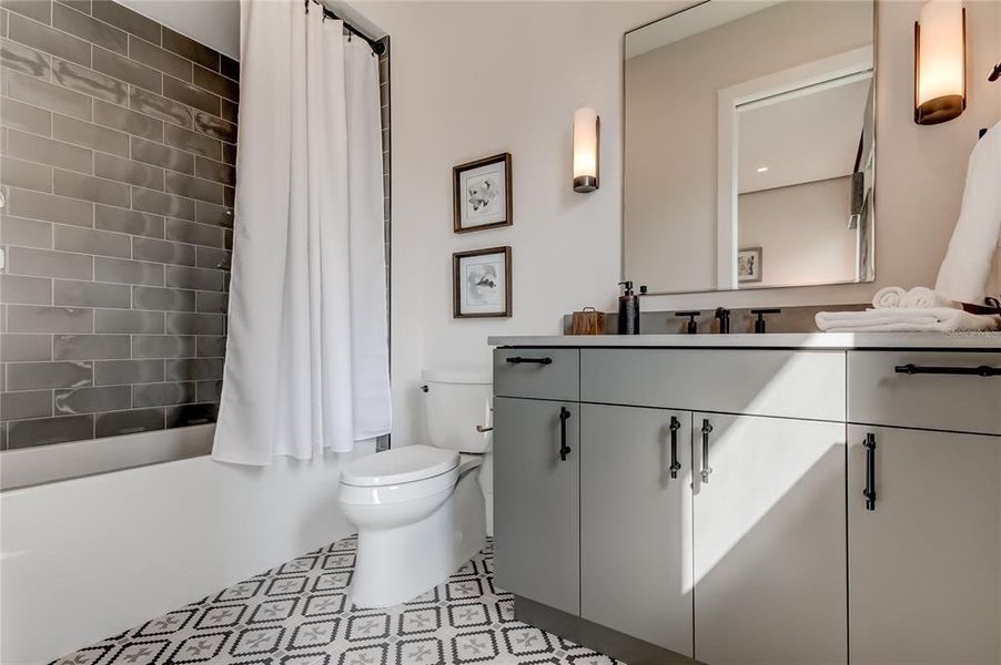 Furnished interior view inside a new home in , Tampa (Image 29). Furnished interior view inside a new home in , Tampa (Image 29).