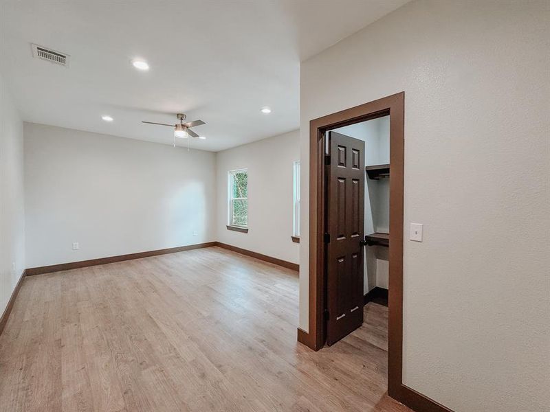 Spacious, unfurnished interior of a new home in , Fairfield (Image 10).