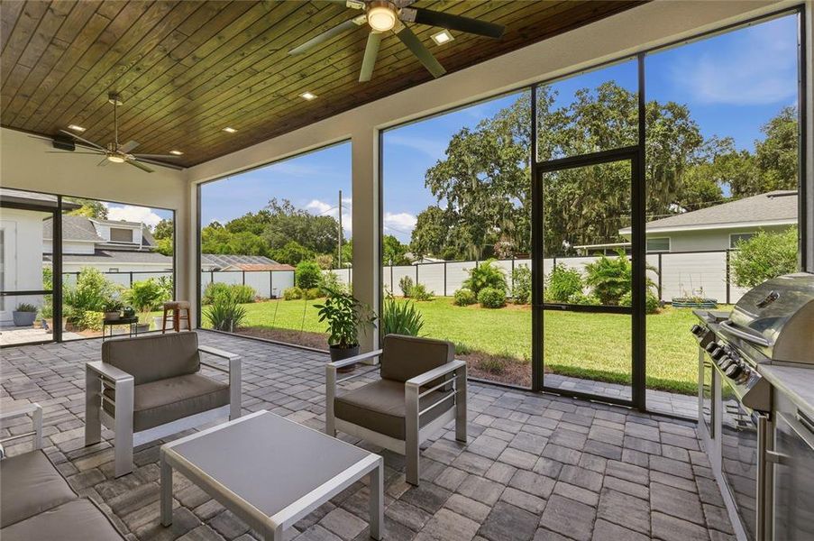 Exterior details and patio area of a home in , Winter Haven (Image 4).