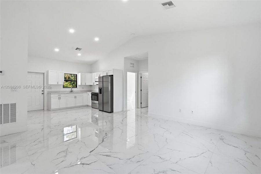Spacious, unfurnished interior of a new home in , Labelle (Image 10).