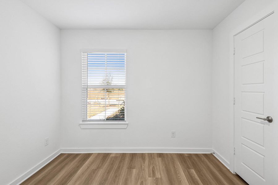 Spacious, unfurnished interior of a new home in Ambrose, La Marque (Image 16).
