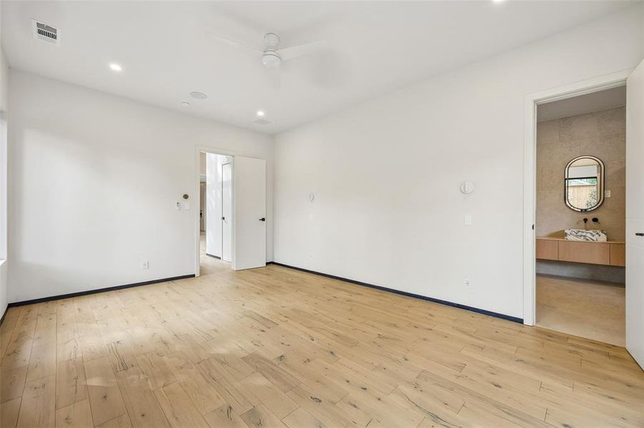 Spacious, unfurnished interior of a new home in , Dallas (Image 17). Spacious, unfurnished interior of a new home in , Dallas (Image 17).