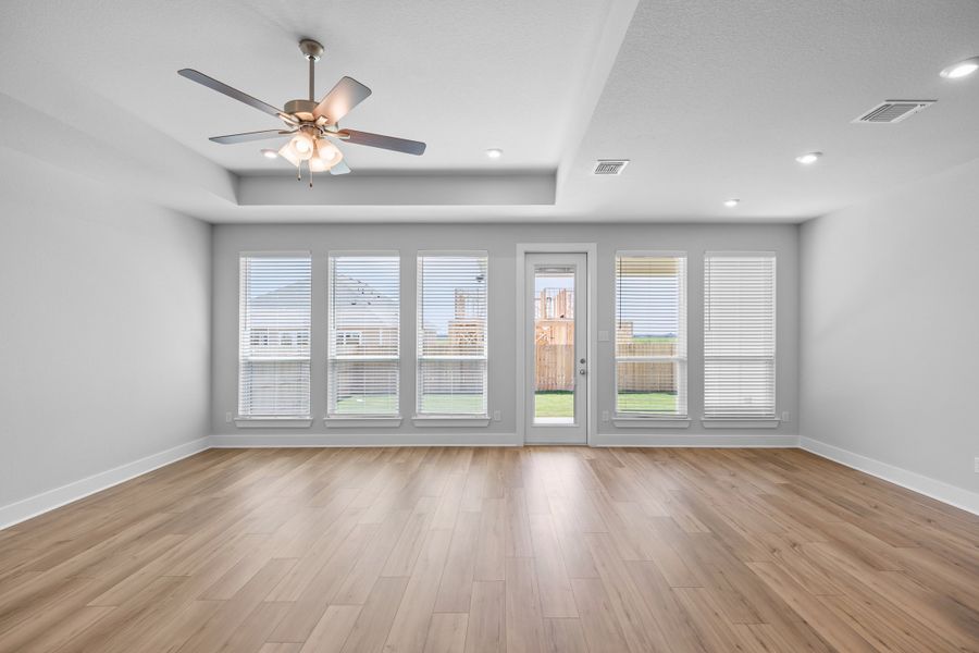 Spacious, unfurnished interior of a new home in Hartrick Ranch, Temple (Image 6).