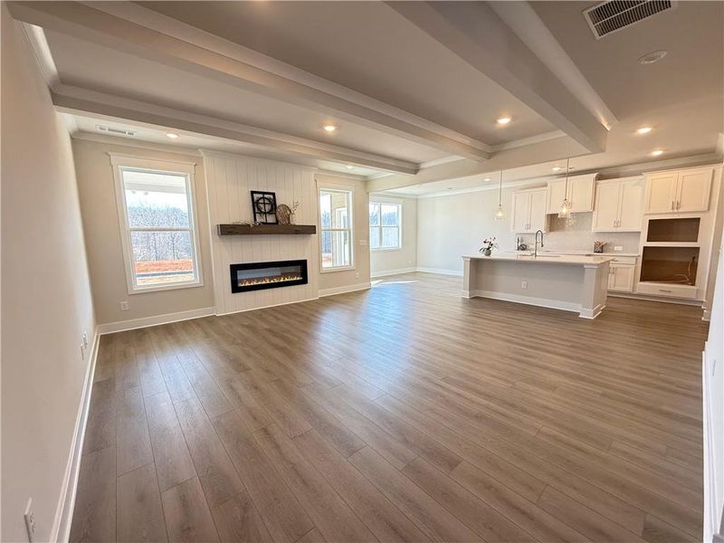 Spacious, unfurnished interior of a new home in Ponderosa Farms Manor, Gainesville (Image 19).