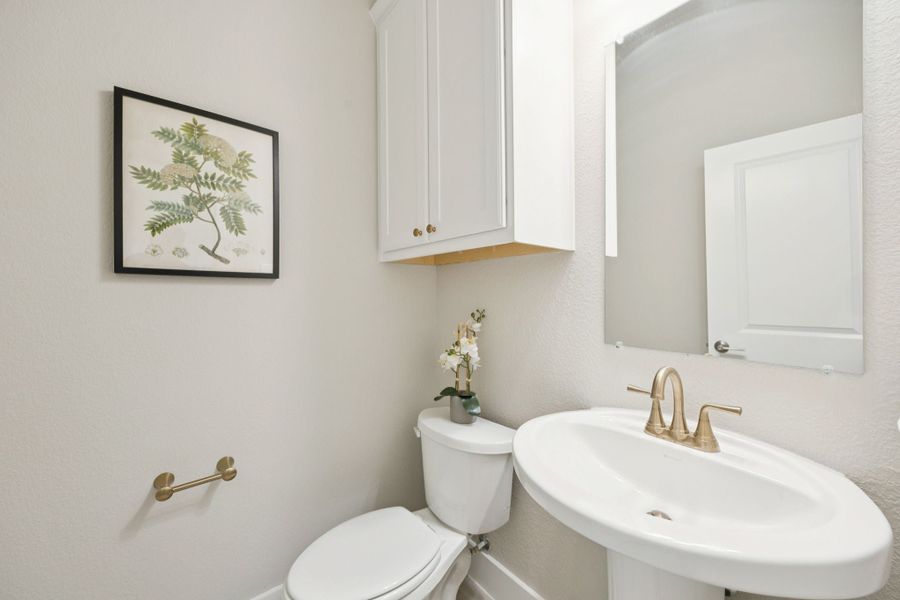 Representative furnished interior of a home built from the Belmont by Centre Living Homes in Lakeway Estates, Waxahachie (Image 20).