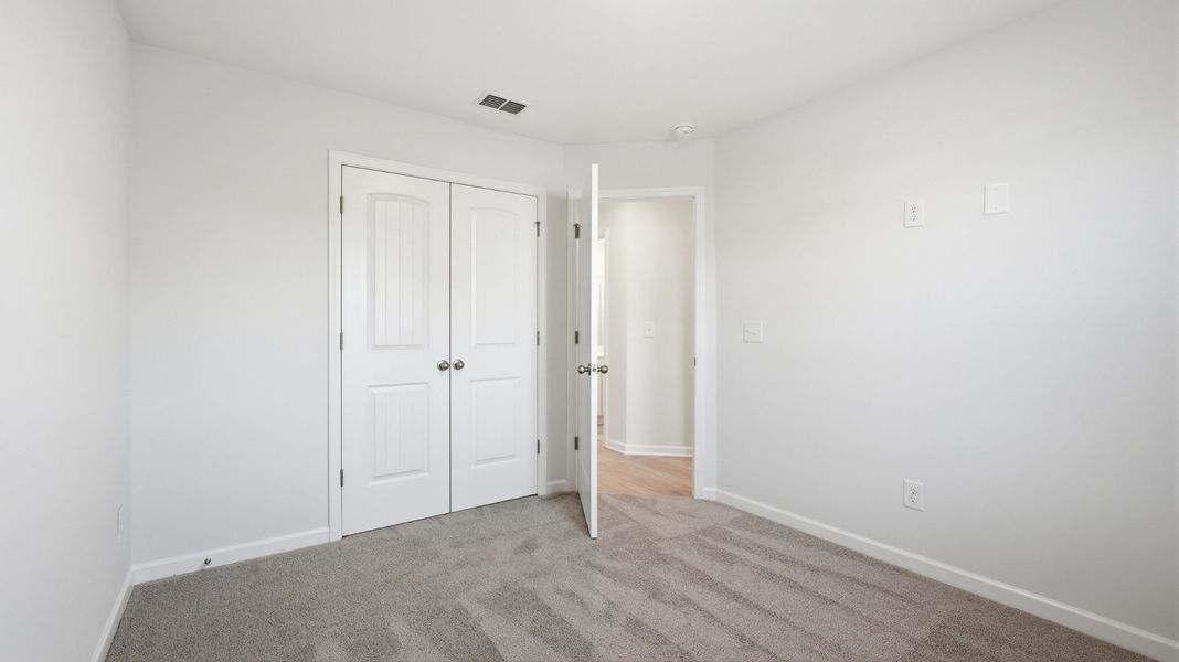 Spacious, unfurnished interior of a new home in Wheatfield, Shelbyville (Image 17).