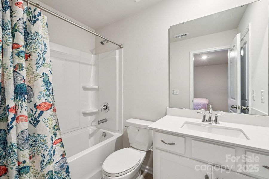 2nd Floor Bathroom (bathroom 2)