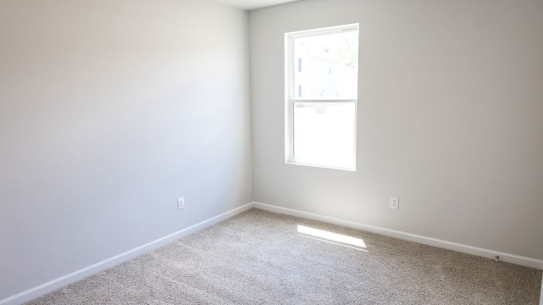 Spacious, unfurnished interior of a new home in Saddle Trace, Lewisburg (Image 19).