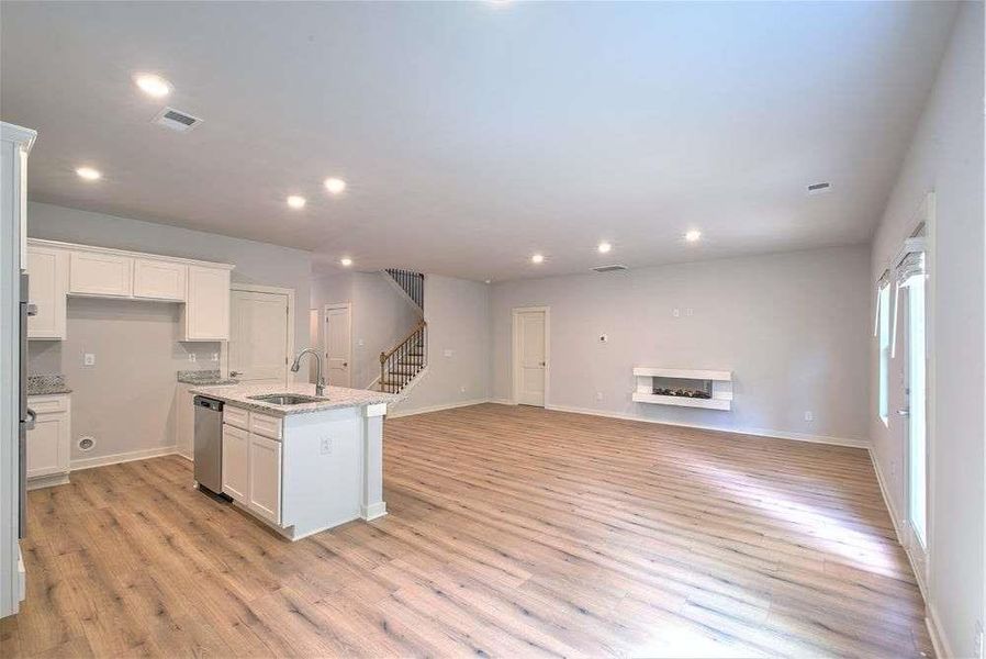 Spacious, unfurnished interior of a new home in The Woodlands Preserve, Jackson (Image 25).