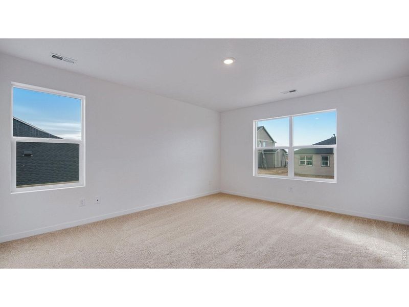 Spacious, unfurnished interior of a new home in Lakeside Canyon, Mead (Image 34). Spacious, unfurnished interior of a new home in Lakeside Canyon, Mead (Image 34).
