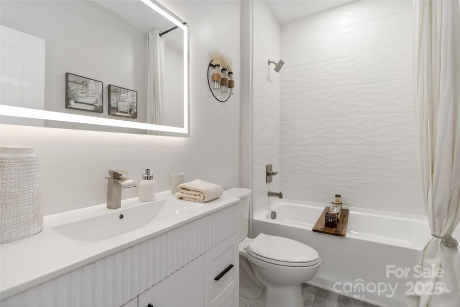 Elegant Full Bath Elegant Full Bath