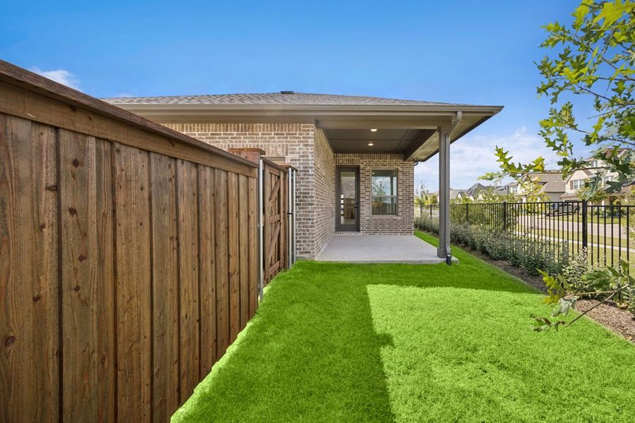 Representative exterior details of a home built from the The Flintwood by David Weekley Homes in Edgewater Garden Series, Royse City (Image 3).