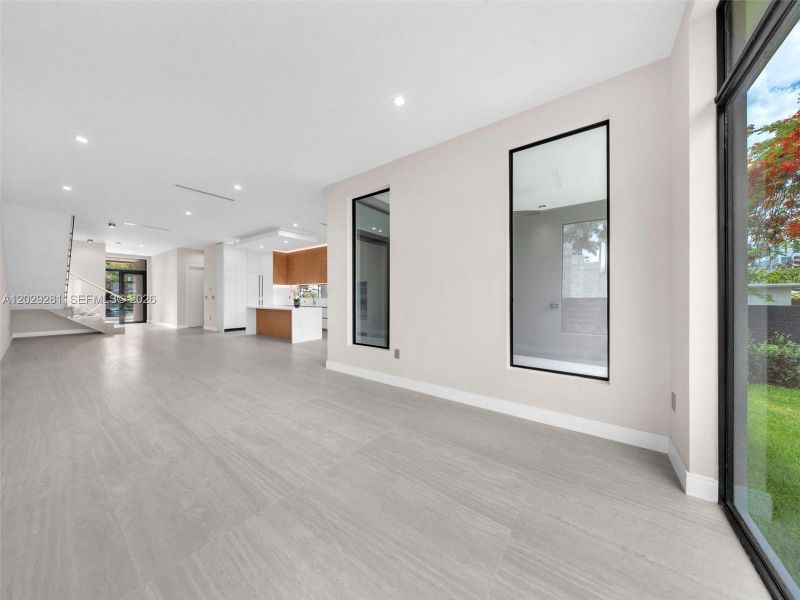 Spacious, unfurnished interior of a new home in , Hollywood (Image 23).
