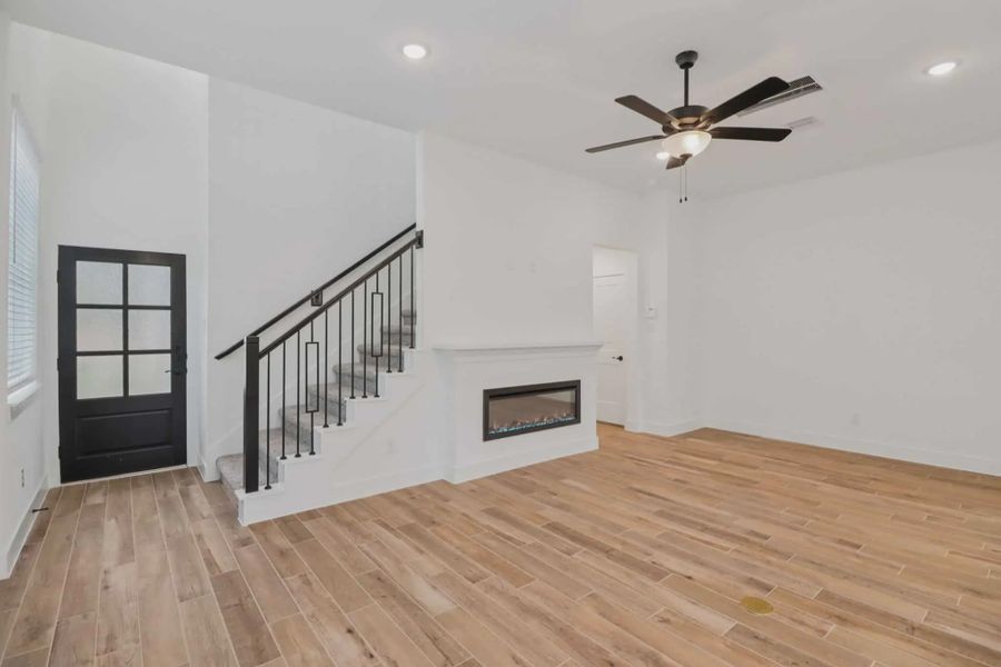 Spacious, unfurnished interior of a new home in Kresston Chateau, Montgomery (Image 7). Spacious, unfurnished interior of a new home in Kresston Chateau, Montgomery (Image 7).