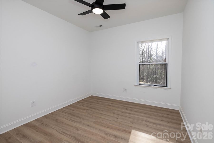 Secondary Bedroom (2)