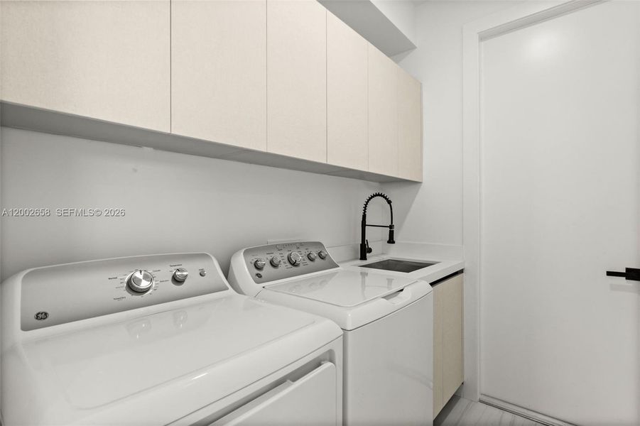 Close-up of interior finishes inside a home in , Cape Coral (Image 12).