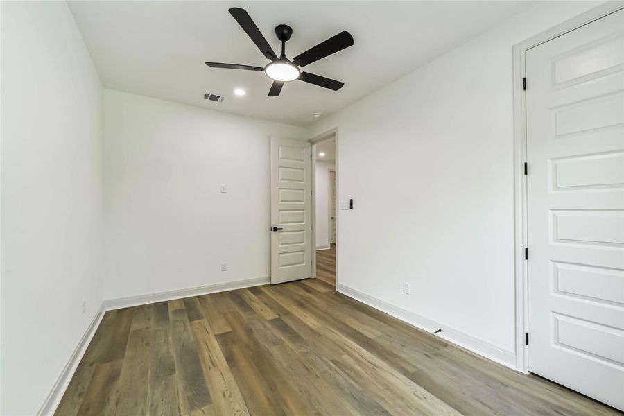 Spacious, unfurnished interior of a new home in , Tomball (Image 35). Spacious, unfurnished interior of a new home in , Tomball (Image 35).